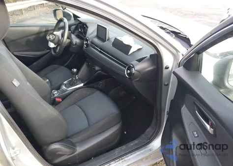 2018 Toyota Yaris Ia z USA, uszkodzony, nr VIN 3MYDLBYV1JY333823